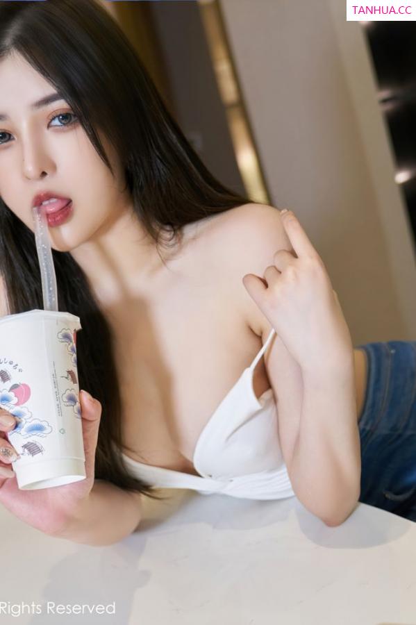 韩静安  邻家姐姐韩静安 洁白吊带牛仔裤第7张图片